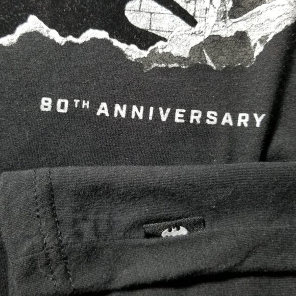DC Trademarked Batman 80th Anniversary Graphic Print T-Shirt  Size XL - Picture 3 of 5